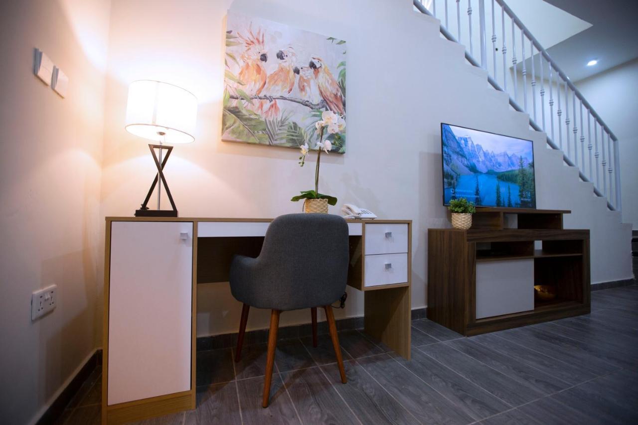 Maple Homes Acra Exterior foto